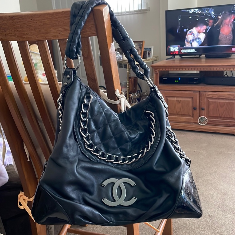Gently used black pocketbook.